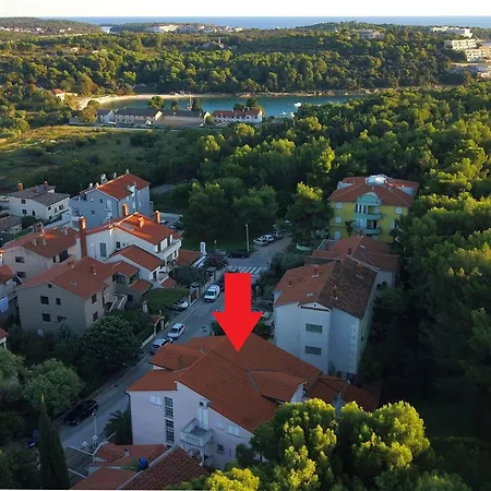 Апартаменты Bright And Modern With Private Terrace Пула